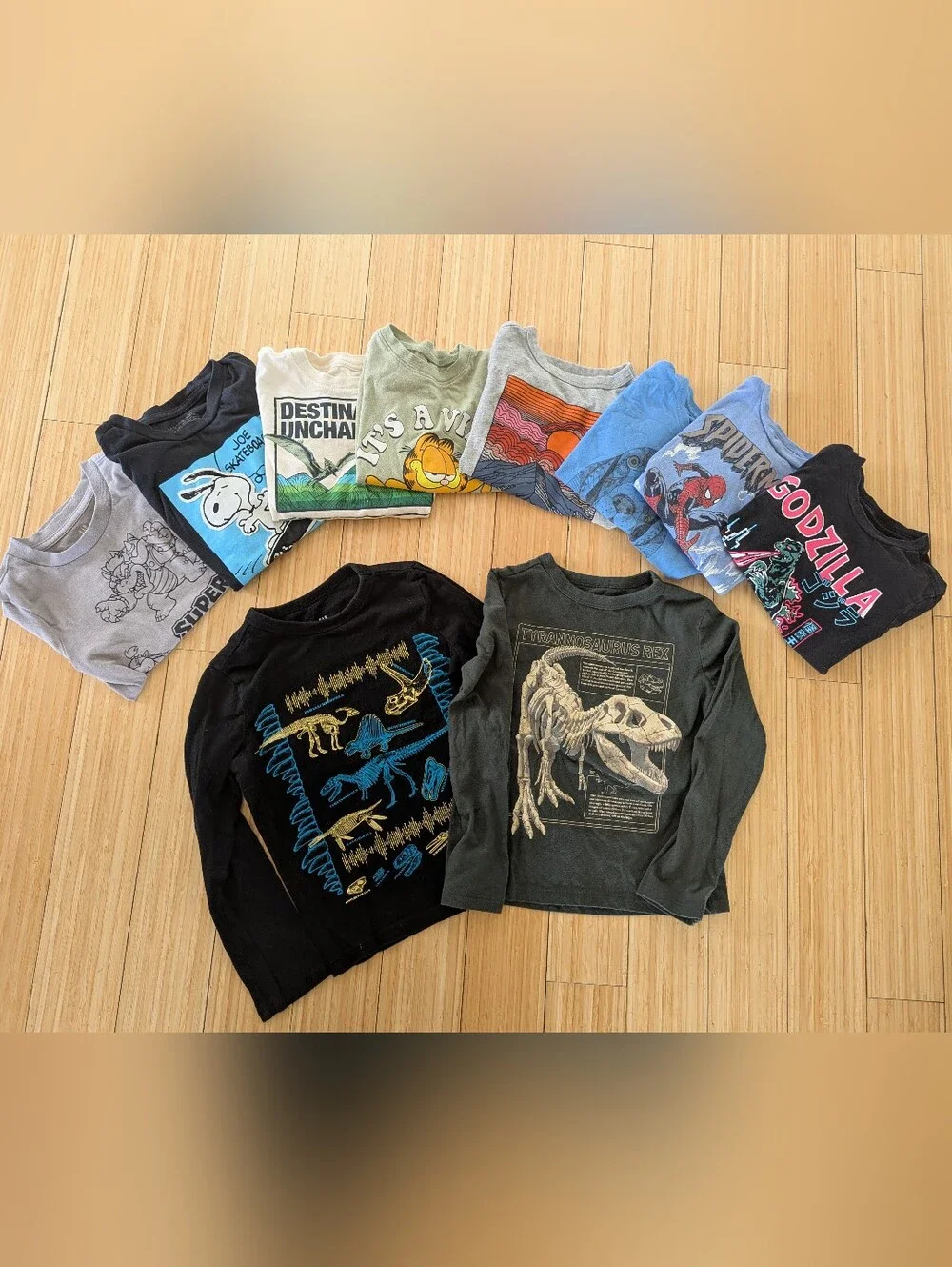 10 Kids Graphic Shirts Dinosaur & Spiderman - Godzilla - Garfield - Jurassic